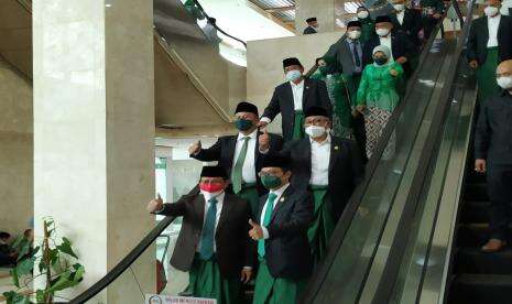 Fraksi PKB Kompak Sarungan di Rapat Paripurna Hari Ini