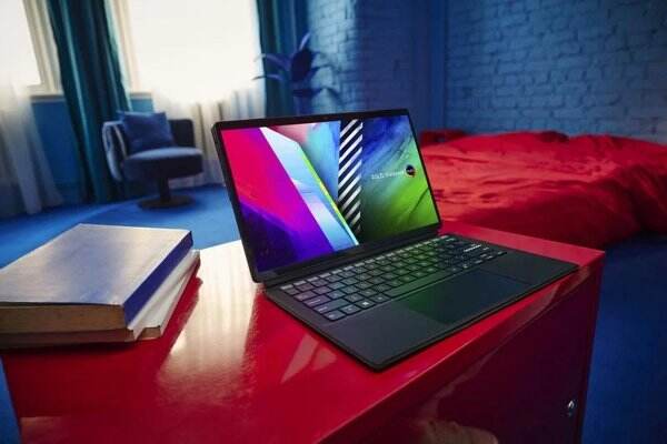 ASUS VivoBook Slate 13 OLED: Laptop 2-in-1 detachable Windows 11 Pertama dengan Layar OLED 13.3 inci
