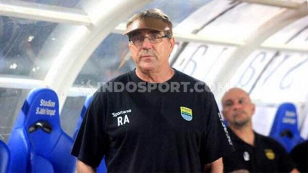 Robert Alberts Nilai Kemenangan atas Persela Diraih dengan Kerja Keras