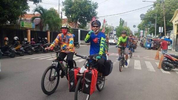 Baru Bisa Naik Sepeda Sebulan, Seorang Pemuda Berangkat Haji ke Mekkah Bersepeda dari Magelang