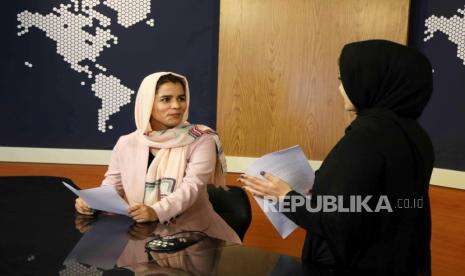 HRW Kritik Taliban Wajibkan Presenter Wanita Pakai Jilbab