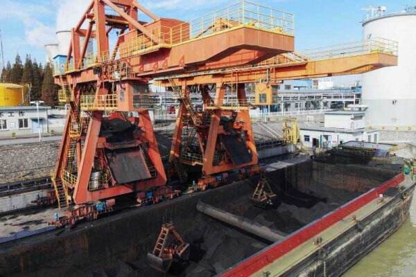 Perusahaan Industri Tiongkok Tumbuh Pesat