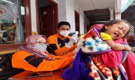 DMC Dompet Dhuafa Cari Korban Semeru di Kampung Renteng