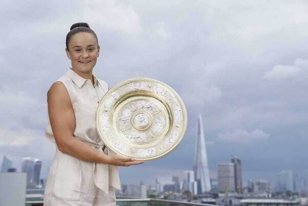 Barty dan Raducanu Raih WTA Award