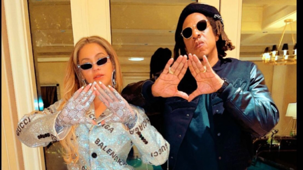Kencan Romantis dengan Jay-Z, Beyonce Pakai Busana Bertakhtakan Berlian