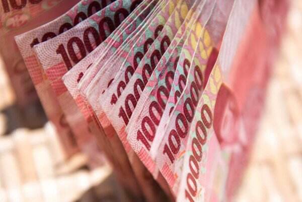 Menguat Seiring Naiknya Suku Bunga Bank Sentral Inggris