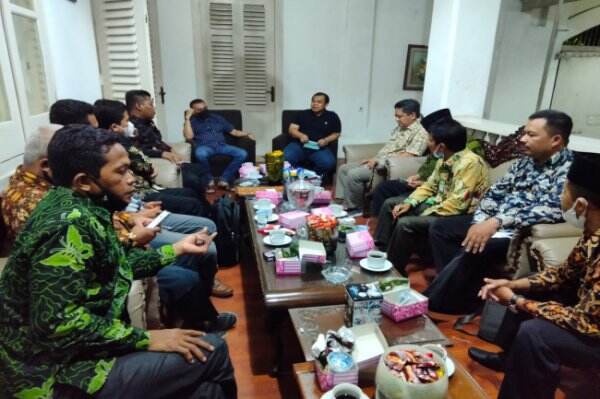 Minta Perpres Nomor 104/2021 Direvisi, Kades dan Perangkatnya Mengadu ke Bupati