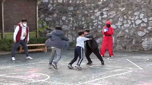 Permainan Lapangan "Squid Game" Kembali Populer