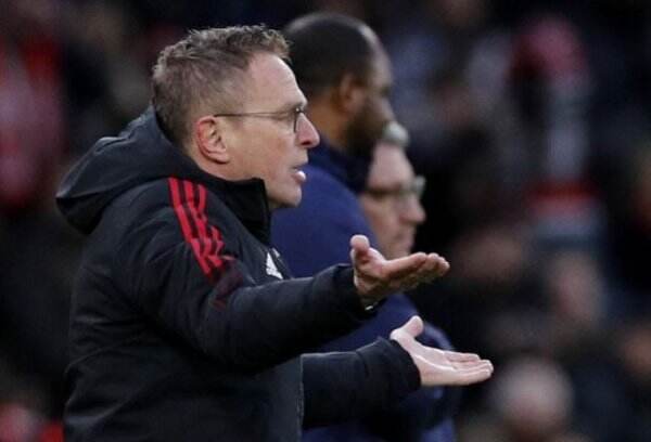 Manchester United Tak Mau Buru-Buru Cari Manajer Permanen