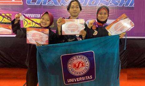 3 Atlet Silat Universitas BSI Raih Medali di Bandung Lautan Api Championship 3