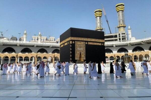 Omicron Kian Mengganas, Malaysia Tangguhkan Perjalanan Umrah