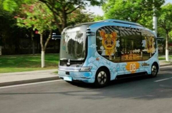 Canggih Banget, Minibus Ini Beroperasi Tanpa Setir, Pedal Gas dan Rem