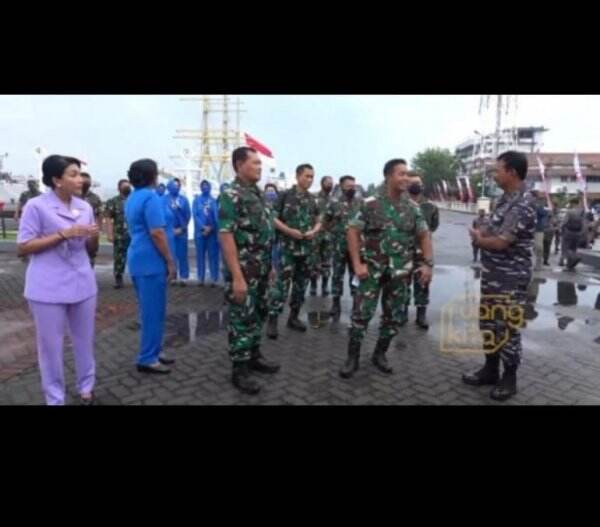 Andika Dan Istri Takjub Lihat Bendera Majapahit Koarmada II Surabaya