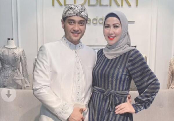 Jelang Nikah dengan Ferry Irawan, Baju Pengantin Venna Melinda Dikritik