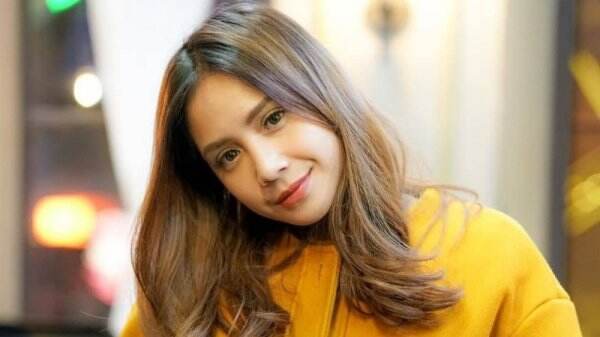 Harga Kemeja Putih Nagita Slavina Bikin Syok, Netizen: Bisa Buat Buka Toko Sembako!