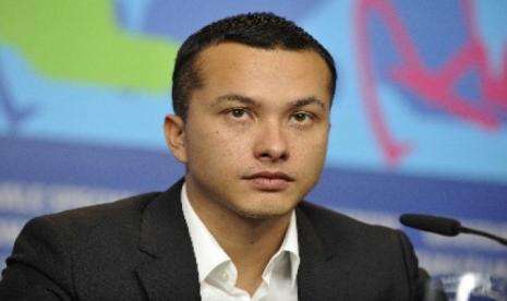 Nicholas Saputra, Pagi Ngopi Hitam Sore Kopi Susu