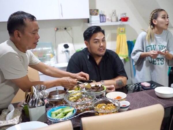 Sambut Ivan Gunawan, Ayah Ayu Ting Ting: Kedatangan Calon Mantu!