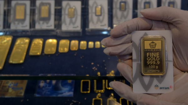 Harga Emas Turun Seceng Dibanderol Rp947.000 per Gram