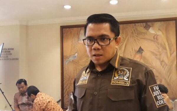 Arteria Dahlan Punya 5 Pelat Mobil Serupa, IPW: Usut!