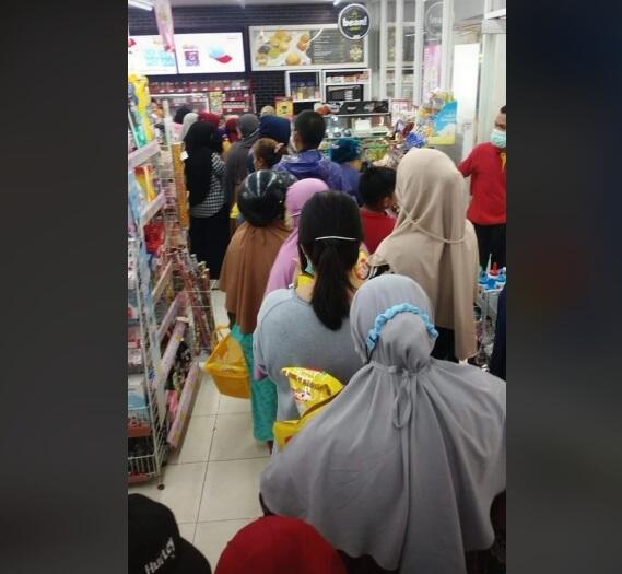 Minyak Goreng Rp14.000 di Ritel Modern Ludes Diborong, Apa Kata Kemendag?