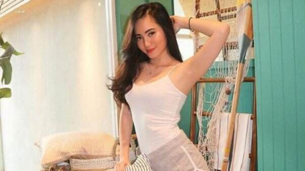 Vivi RRQ Anggun Pakai Kebaya, Alfeandra Dewangga Gercep Kirim Tanda Cinta