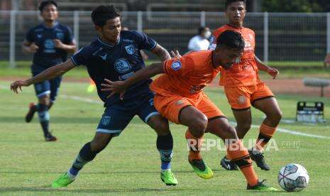 In Picture: Persela Lamongan dan Persiraja Banda Aceh Berbagi Angka