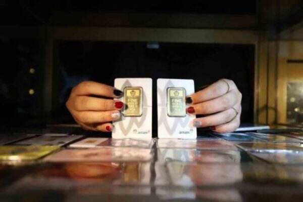 Harga Emas Antam Hari Ini Anjlok Rp12.000 per Gram, Begini Rinciannya