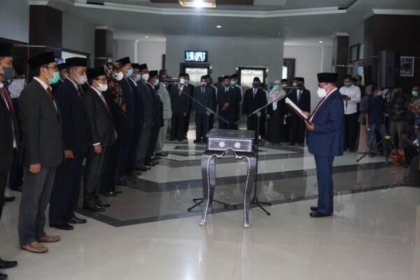 Wakil Bupati Lombok Timur Lantik 32 Pejabat Eselon II dan III