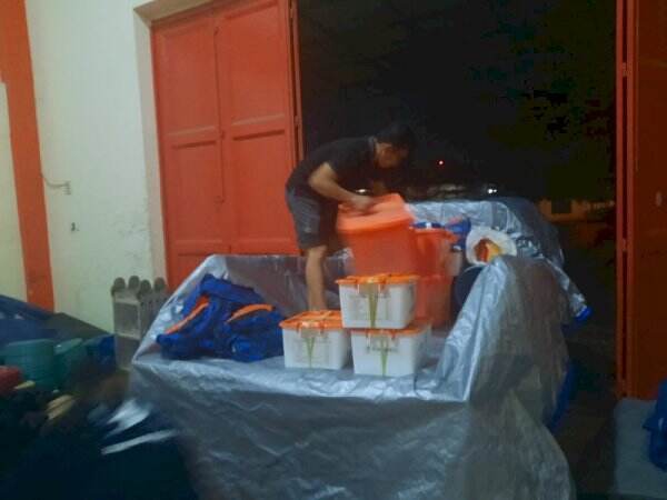 Plt Gubernur Sulsel Salurkan Bantuan Untuk Dua Titik Kebakaran di Bantaeng