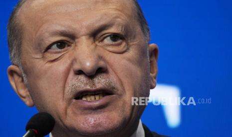 Erdogan: Rusia tak Bijaksana Bila Serang Ukraina