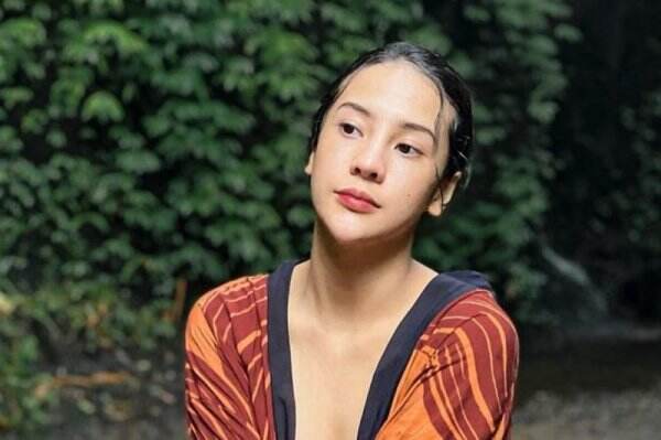 Anya Geraldine Unggah Foto Pakai Baju Barongsai, Netizen : Ling Lingnya Mas Aris