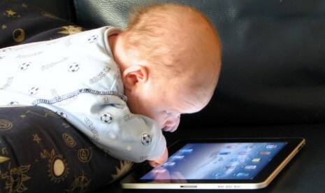 Bayi Laki-Laki yang Terpapar Layar Berisiko Kembangkan Autisme