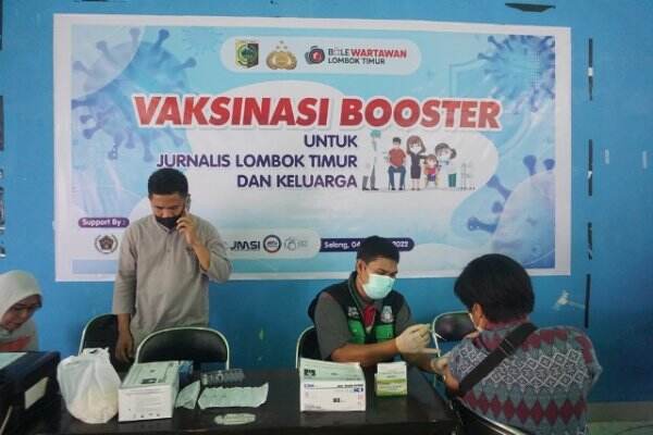 Dikes Apresiasi Wartawan Lotim yang Gelar Vaksinasi Booster