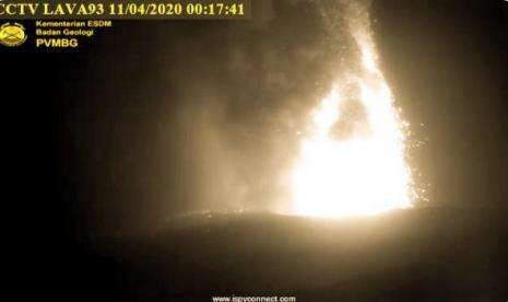 Status Gunung Anak Krakatau Masih Waspada