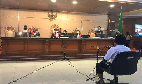 Lolos Hukuman Mati, Herry Wirawan Divonis Penjara Seumur Hidup