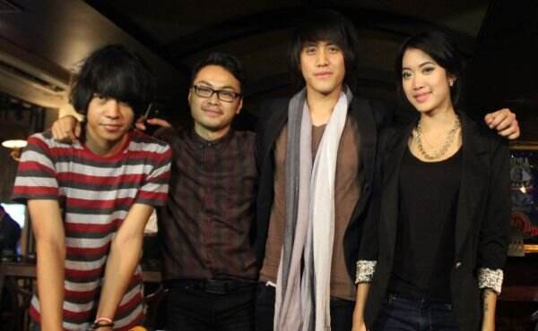 Lirik Lagu dan Chord Gitar Kesepian - Vierra