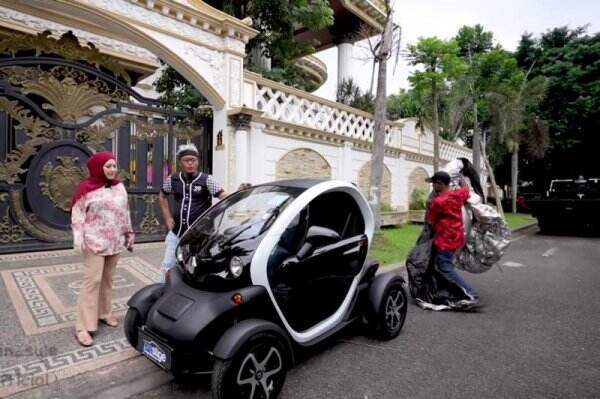 Intip Mobil Listrik Twizy Yang Dipakai Sule Keliling Komplek, Ini ...