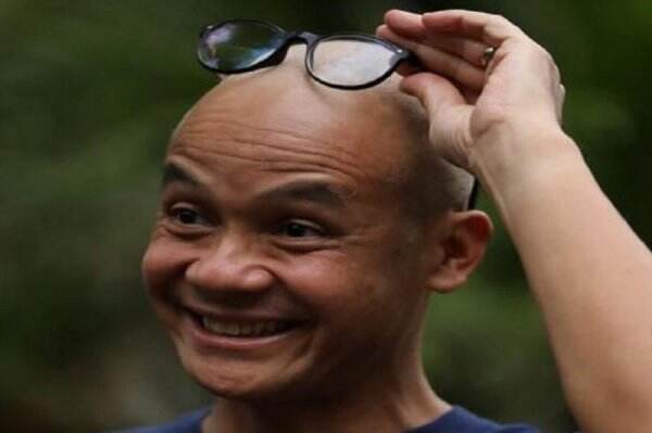 Ganjar Pranowo Cukur Rambut Hingga Gundul Untuk Donasi Yayasan Kanker Netizen Mirip Jeff Bezos