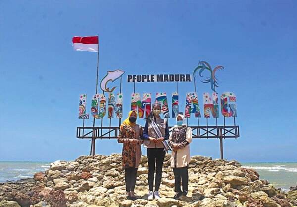 Mengunjungi Pantai Lon Malang, Sampang yang Dulu Dipenuhi Semak-Semak