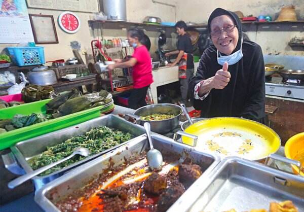 Otak dan Udang Goreng Warung Bu Eha Bandung Kegemaran Inggit Garnasih