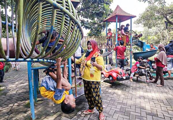 Tak Lagi Ditutup, Taman-Taman di Sidoarjo Ramai Pengunjung
