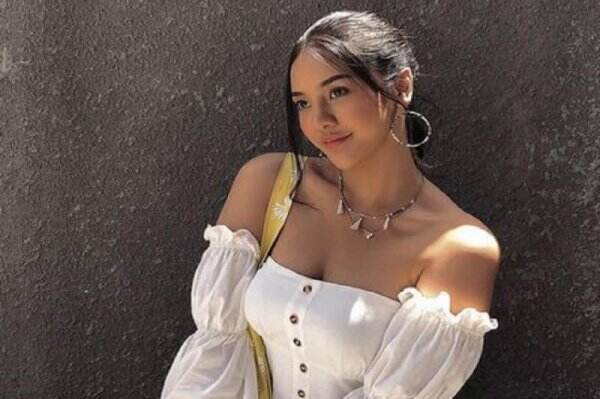 Cantiknya Anya Geraldine dalam Balutan Crop Top Sabrina, Netizen: Pacar Impian!