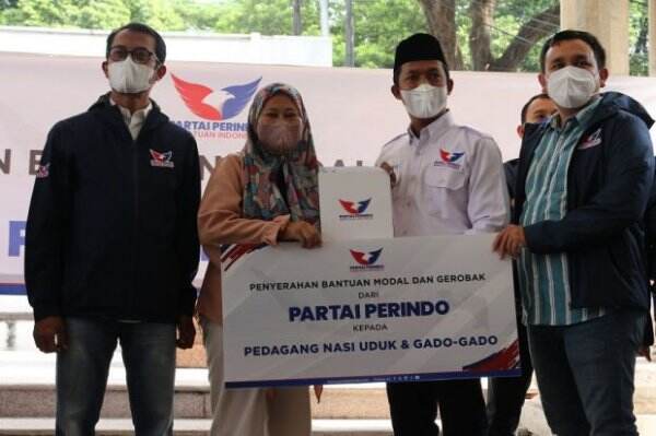 Perindo Bagikan Gerobak UMKM, Ahmad Rofiq: Simbol Keberpihakan Terhadap Rakyat
