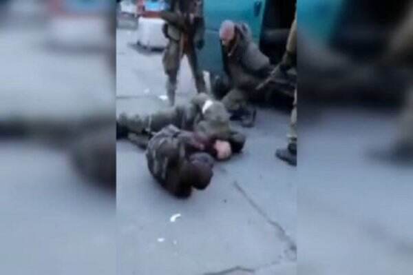 Viral, Pasukan Ukraina Siksa Tentara Rusia yang Jadi Tawanan Perang