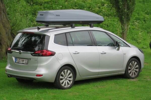 Tips Pasang Roof Box di Atap Mobil untuk Persiapan Mudik Lebaran