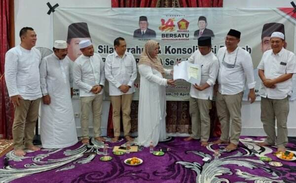 Lanjutkan Kepemimpinan Sang Ayah, Hj. Mariana Gantikan Haji Abidin di Gerindra Kalsel