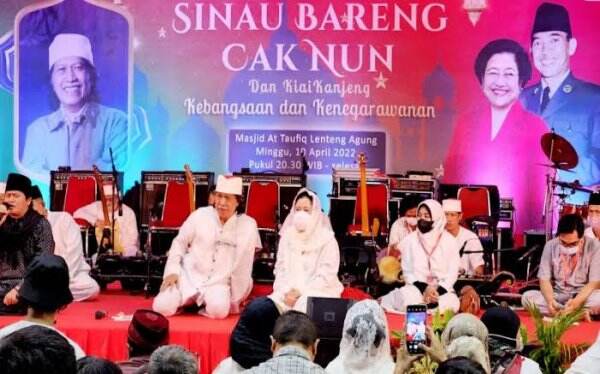 Di Depan Elite PDI Perjuangan, Cak Nun Sebut Presiden Sekarang Belum Tepat