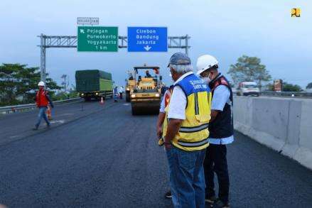 Antisipasi Macet Mudik Lebaran 2022, PUPR Lakukan Pelebaran Tol Cikampek