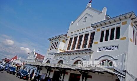 KAI Cirebon Sebut Okupansi Kereta Tanggal Favorit Capai 95 Persen