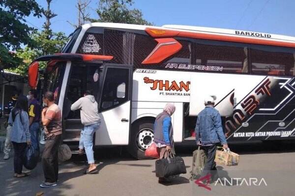Jumlah Bus AKAP Masuk Terminal Induk Kudus Naik